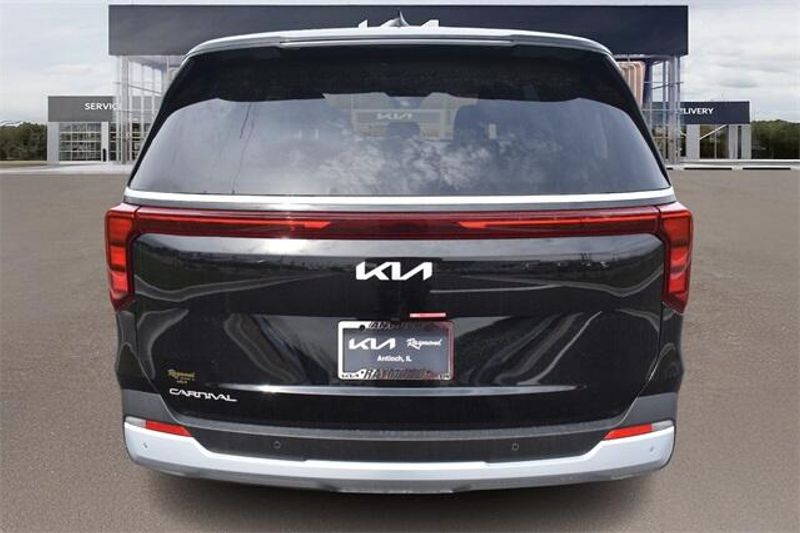 2025 Kia Carnival LXSImage 4