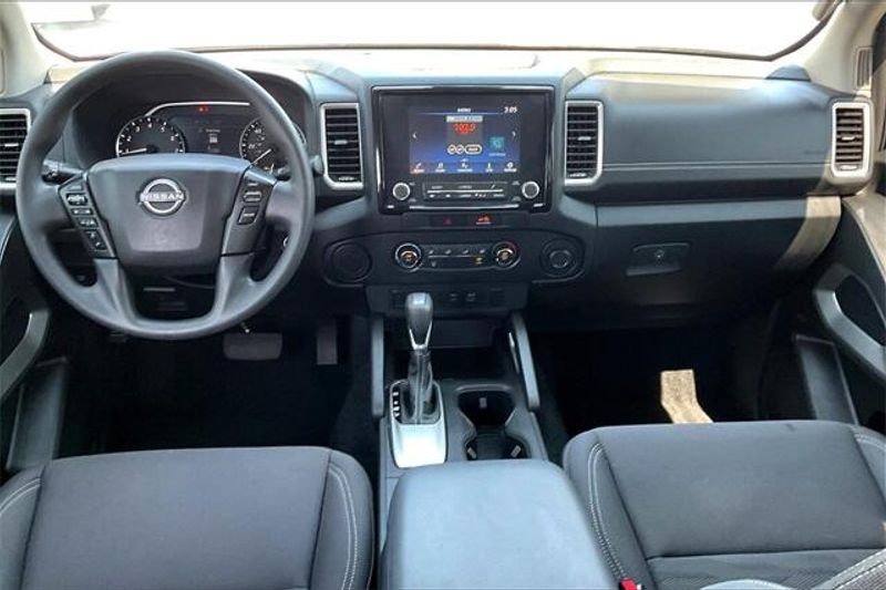 Used 2022 Nissan Frontier SVImage 15