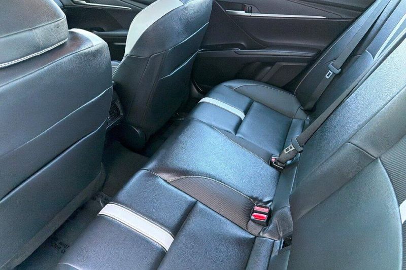 Used 2025 Toyota Camry SEImage 11