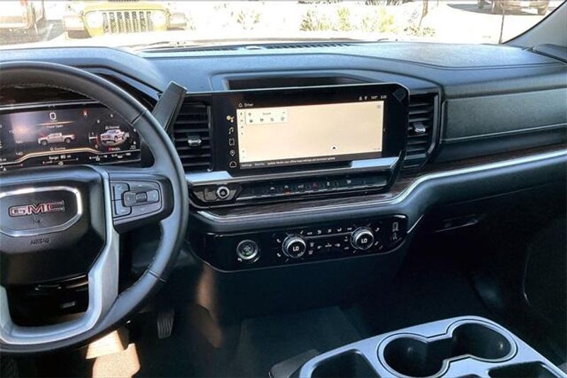Used 2024 GMC Sierra 1500 ElevationImage 5