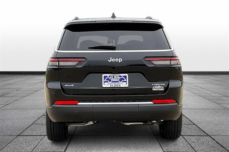 2024 Jeep Grand Cherokee L Limited 4x4Image 4