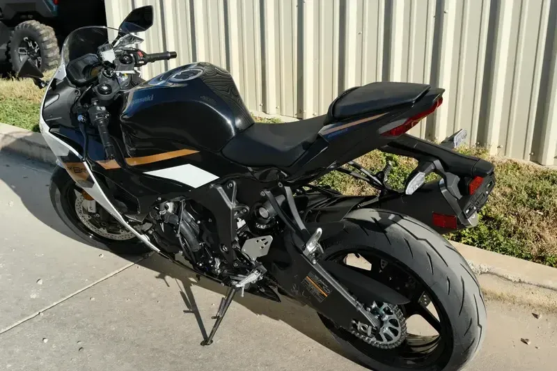 NEW 2026 KAWASAKI NINJA ZX6R ABS Image 8