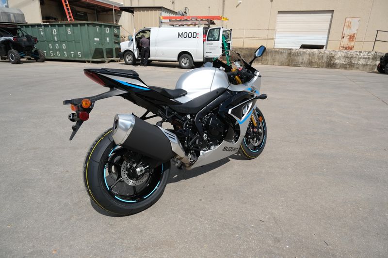 2025 SUZUKI GSXR1000 in a SILVER exterior color. Family PowerSports (877) 886-1997 familypowersports.com 