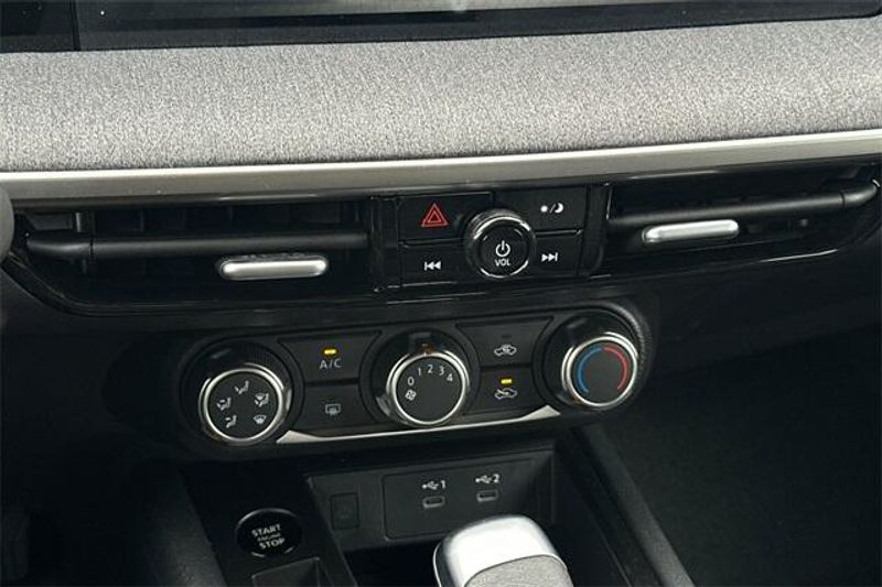 New 2025 Nissan Kicks SVImage 17