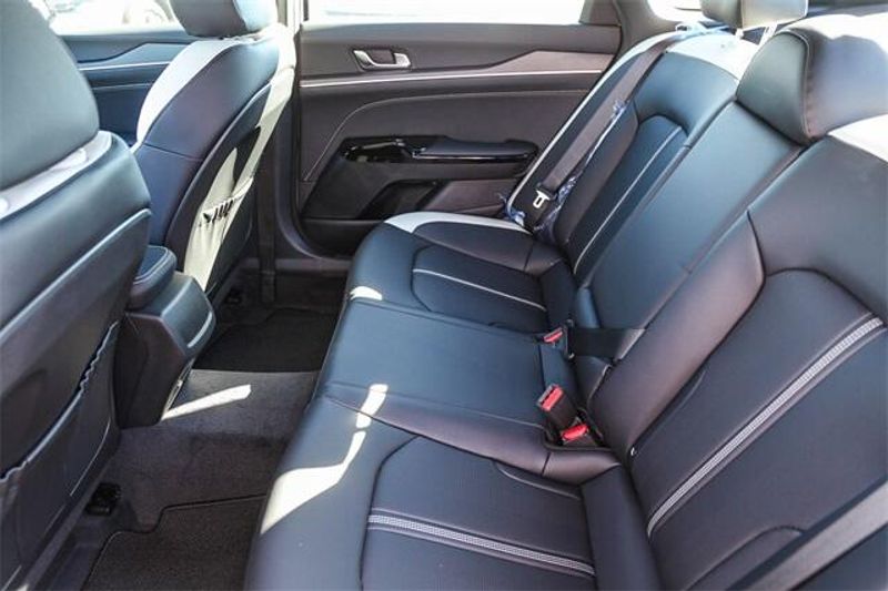 2025 Kia K5 GT-LineImage 9