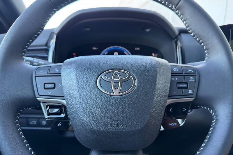 New 2026 Toyota Camry SEImage 24