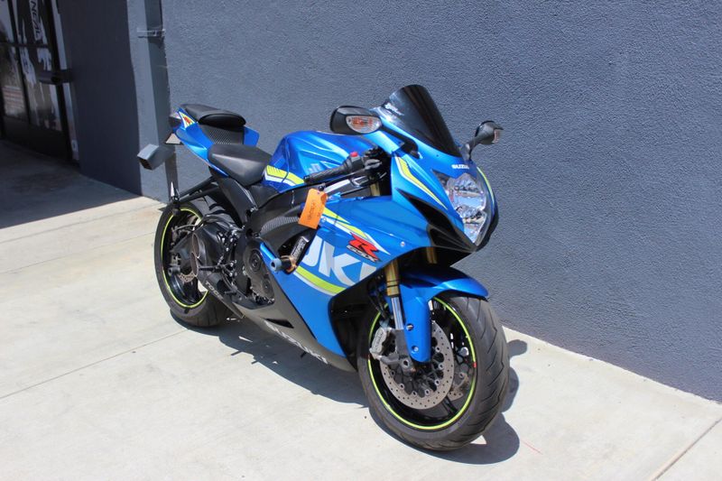 2017 Suzuki GSX-R750L7 CA Image 2