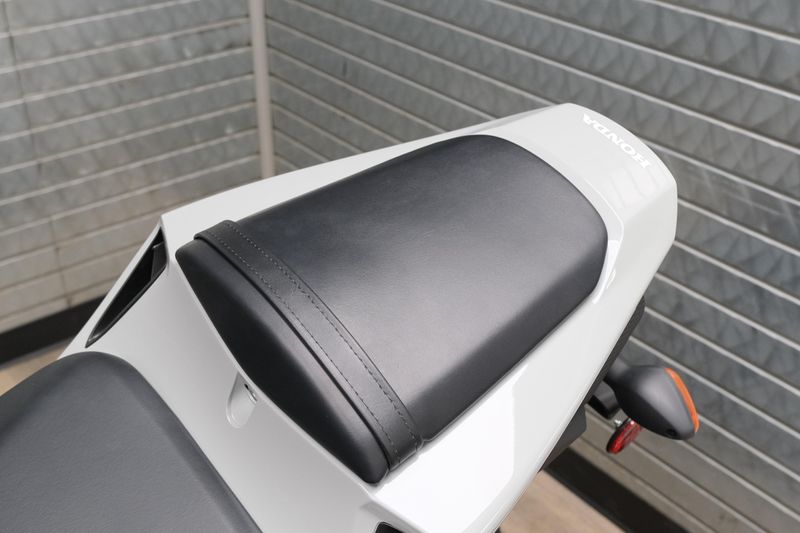 NEW 2026 HONDA CBR600RR Image 19