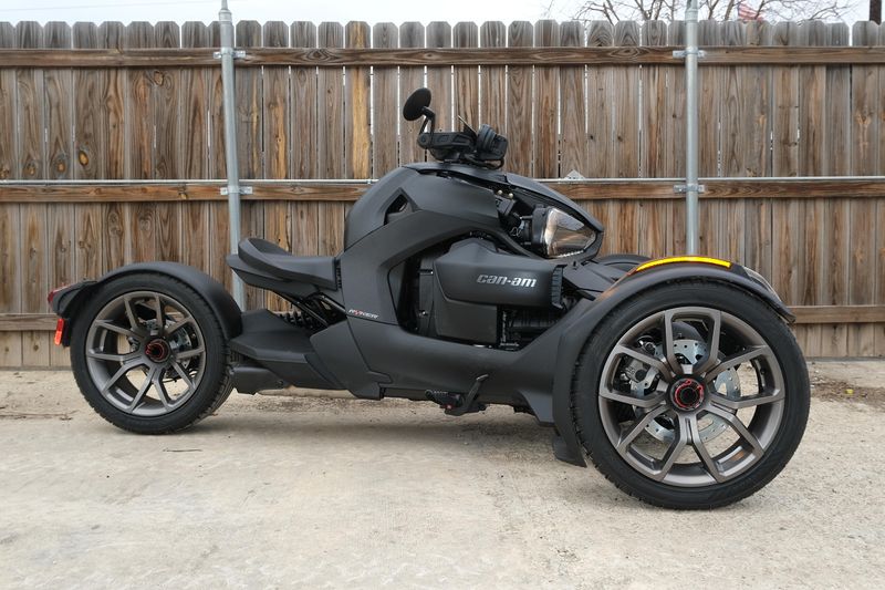 2025 Can-Am RYKER 900 BLACKImage 15