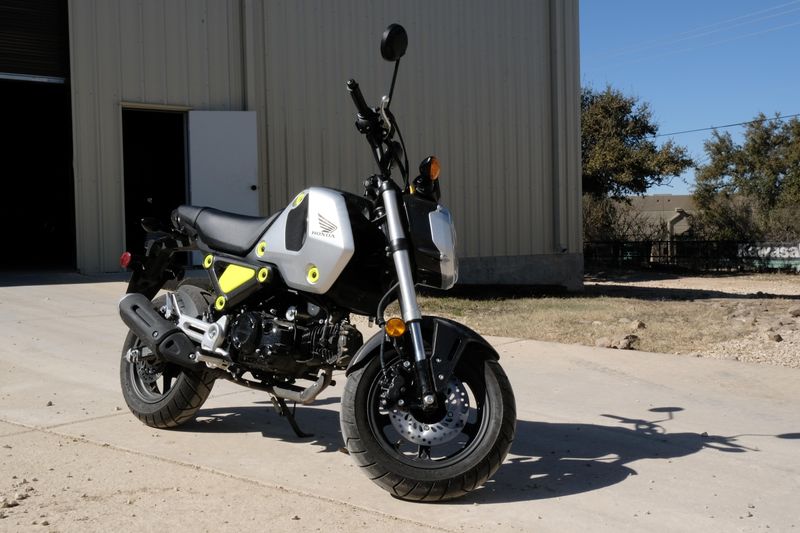 2023 Honda GROM SILVERImage 2