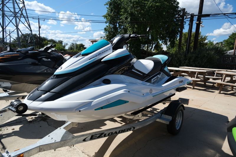 2024 Yamaha WAVERUNNER FX HO WHITE AND BLACK Image 12