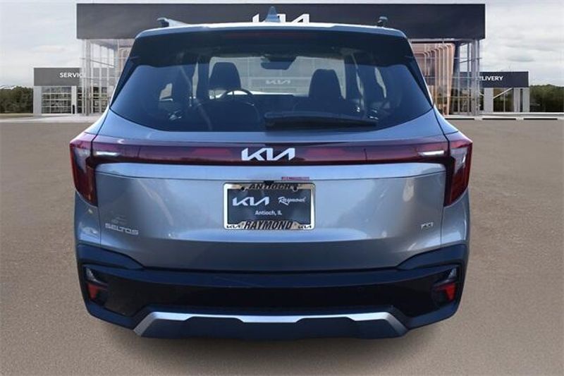 2025 Kia Seltos EXImage 4