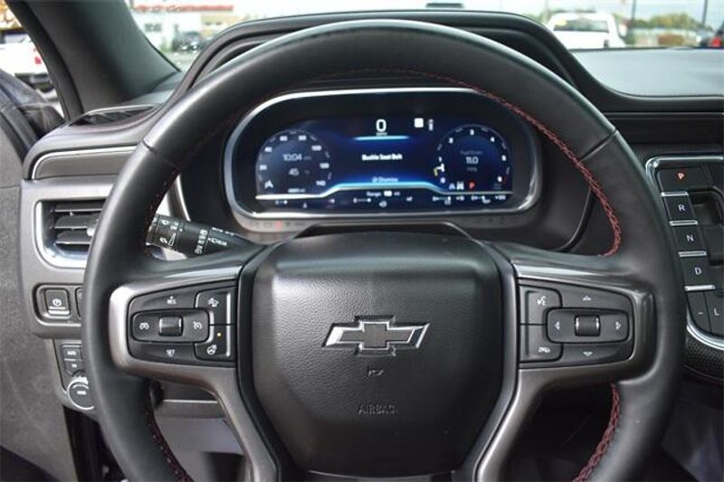 Used 2023 Chevrolet Suburban RSTImage 32