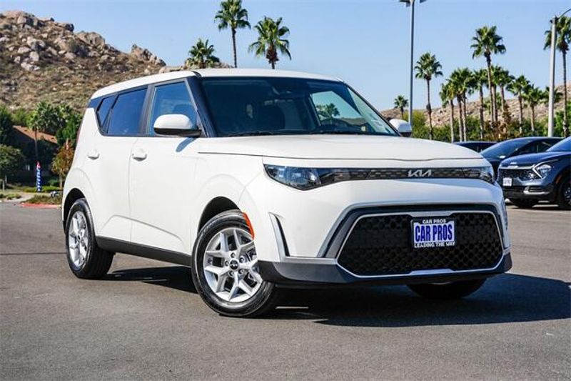 New 2025 Kia Soul SImage 2