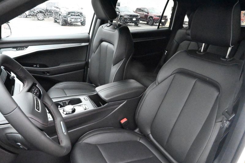 2025 Wagoneer S LimitedImage 11