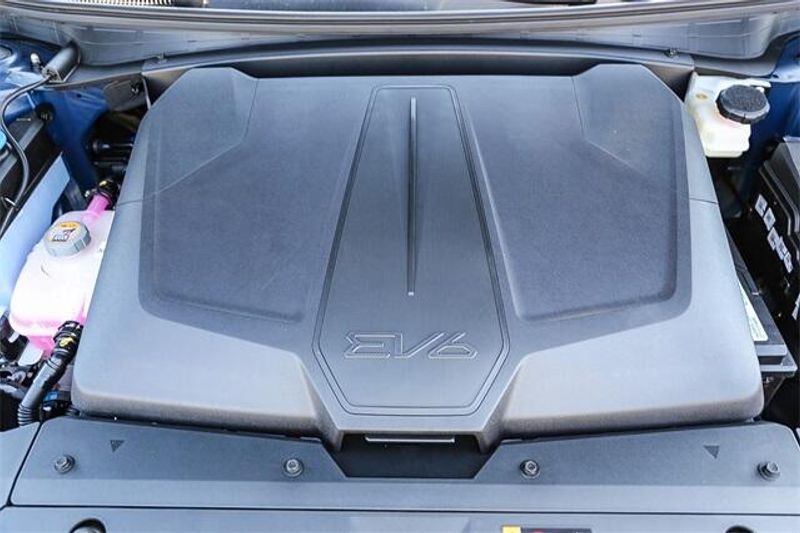2025 Kia EV6 LightImage 27