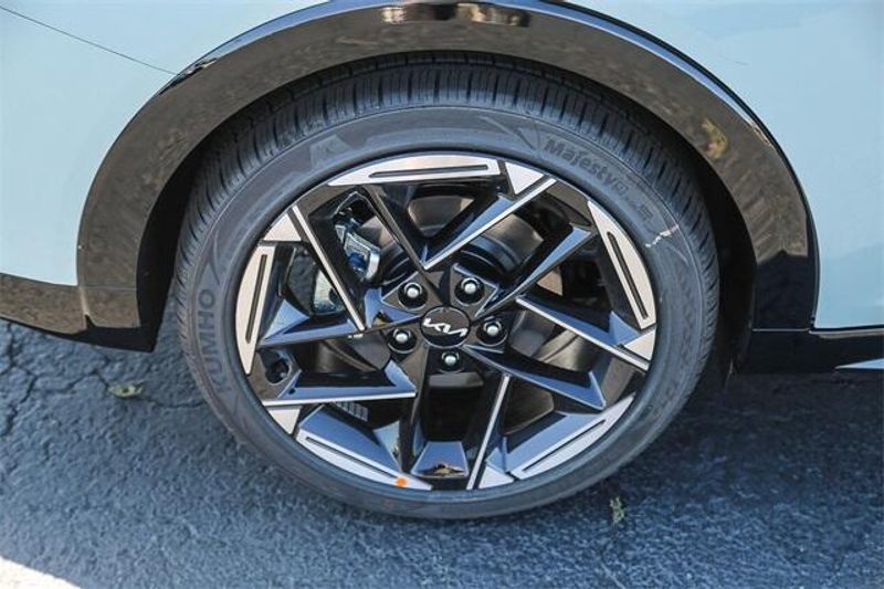 New 2025 Kia K4 GT-LineImage 19