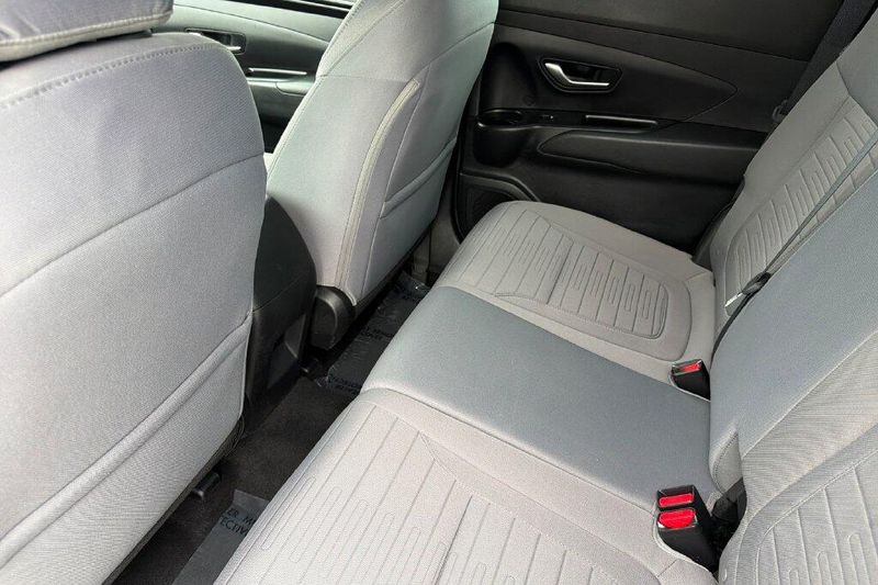 Used 2024 Hyundai Santa Cruz SEImage 11