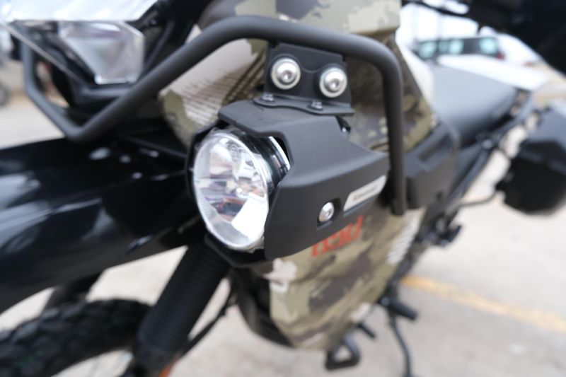 2025 Kawasaki KLR 650 ADVENTURE ABS CYPHER CAMO TAN AND METALLIC MATTE CARBON GRAYImage 19