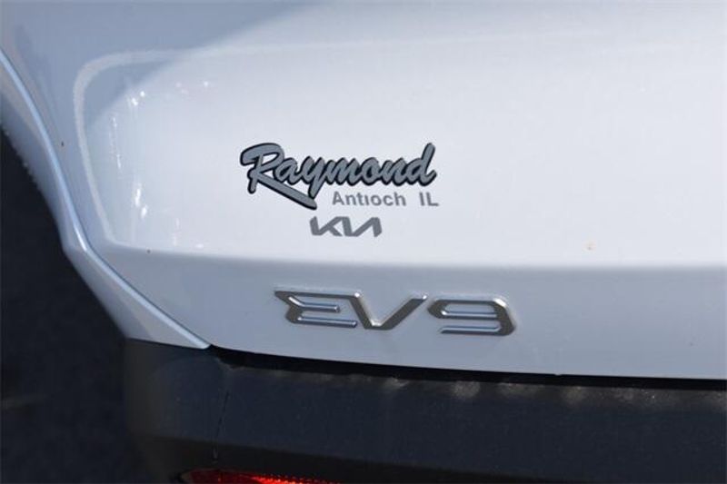 New 2026 Kia EV9 WindImage 17