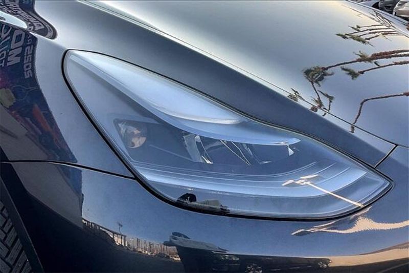 2024 Tesla Model Y PerformanceImage 27