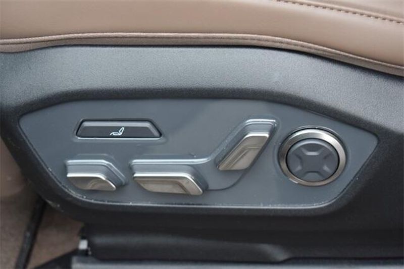 2024 Kia EV9 LandImage 26