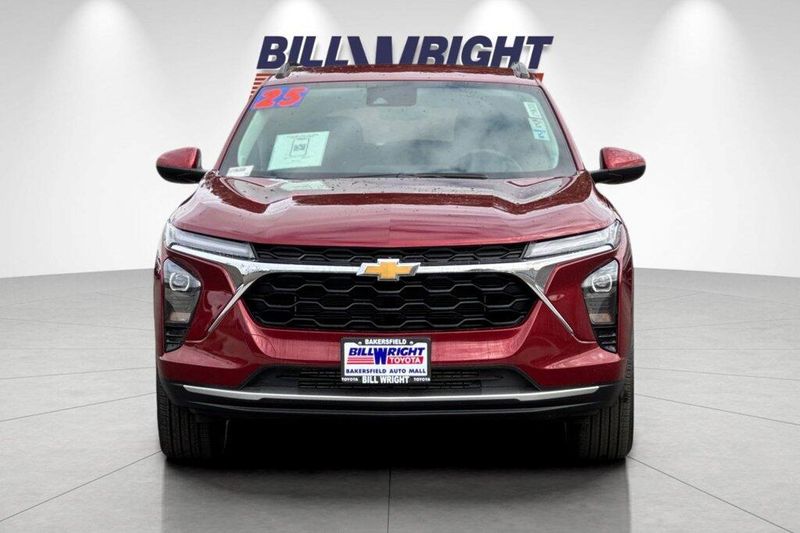 Used 2025 Chevrolet Trax LTImage 8