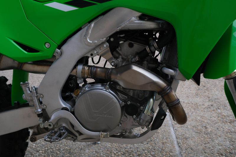 2025 Kawasaki KX450X LIME GREEN Image 16