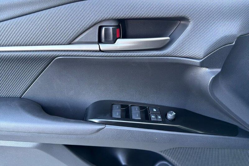 New 2026 Toyota Camry SEImage 10