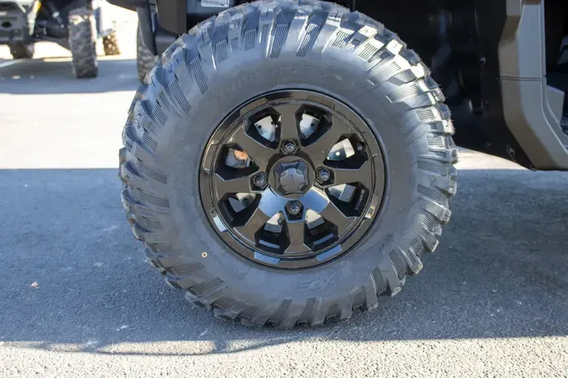 NEW 2026 CAN-AM DEFENDER MAX XT HD11 WITH 1025 INCH TOUCHSCREEN Image 21