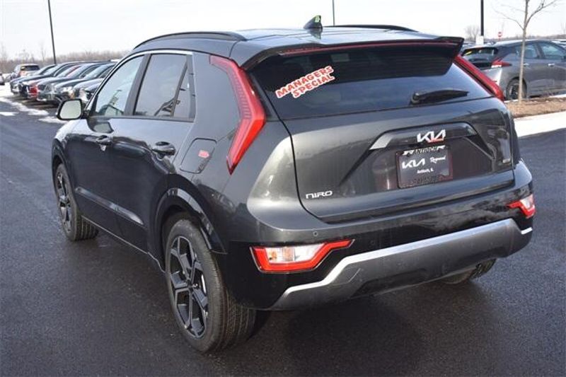 New 2025 Kia Niro EX TouringImage 5