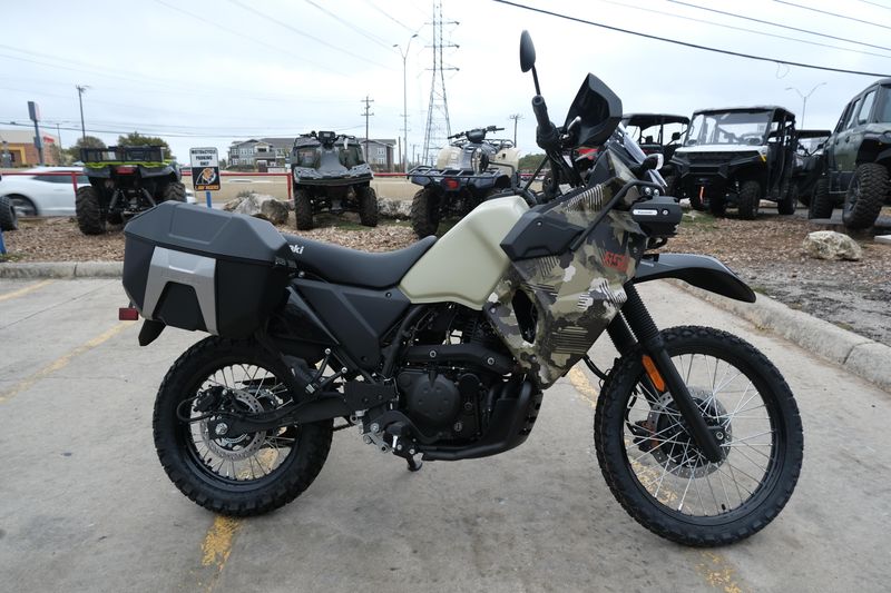 2025 Kawasaki KLR 650 ADVENTURE ABS CYPHER CAMO TAN AND METALLIC MATTE CARBON GRAYImage 2