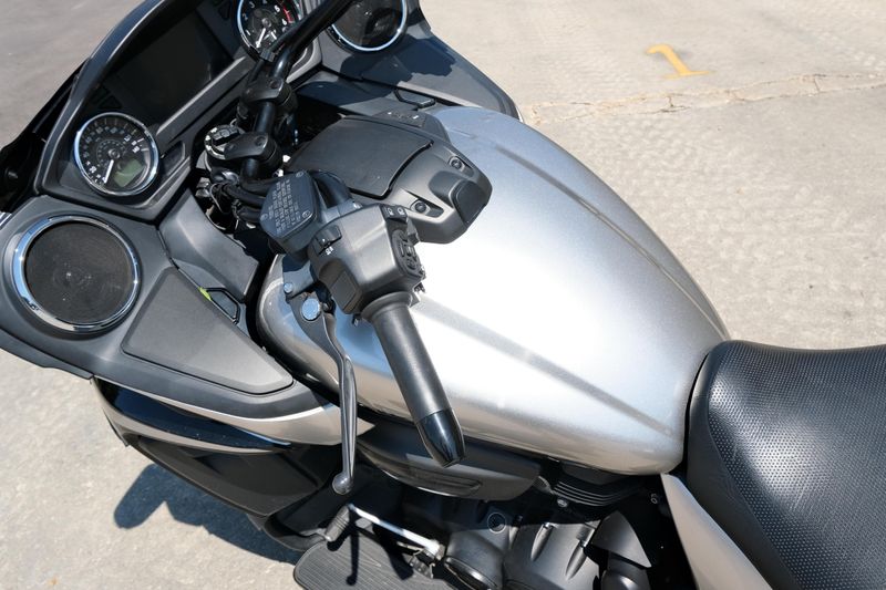 USED 2018 YAMAHA STAR ELUDER Image 17