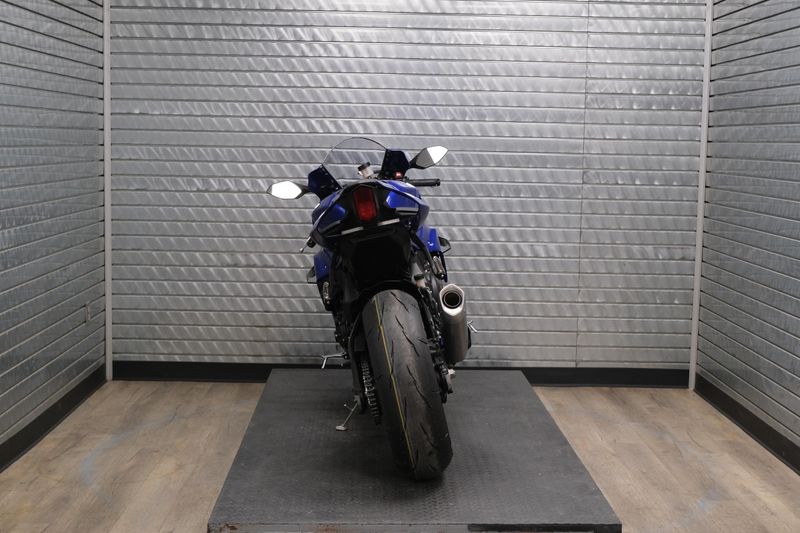 NEW 2026 YAMAHA YZF-R1 Image 4