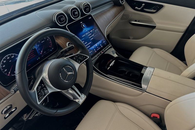 2024 Mercedes-Benz GLC 300Image 7