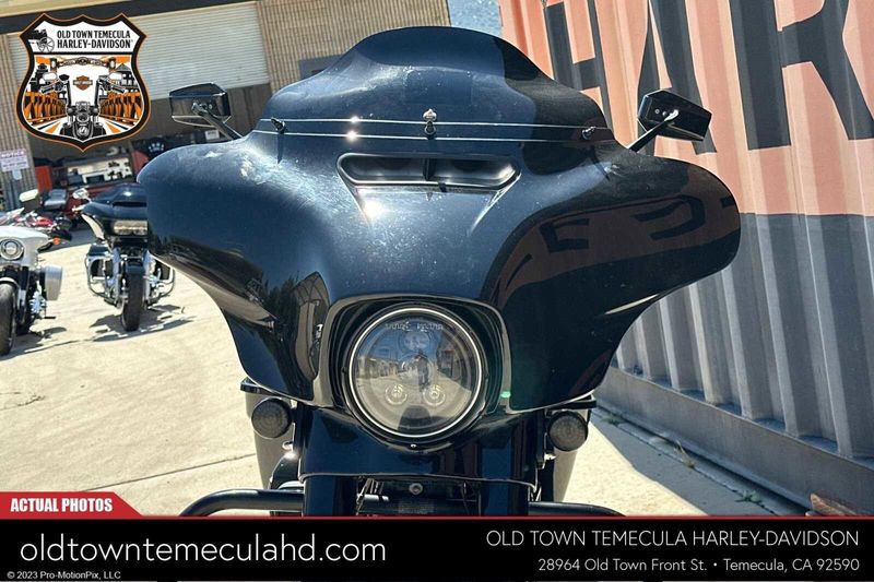 2019 Harley-Davidson Street Glide in a Black exterior color. BMW Motorcycles of Temecula – Southern California (951) 506-6903 bmwmotorcyclesoftemecula.com 