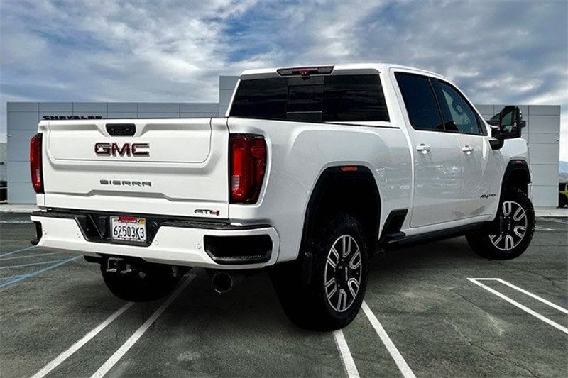 2022 GMC Sierra 2500HD AT4Image 13