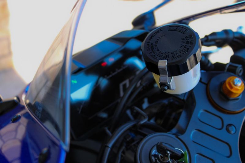 2025 Yamaha YZFR7 TEAM BLUE Image 15