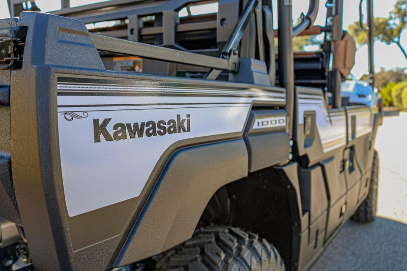 2025 Kawasaki MULE PROFXT 1000 LE PLATINUM RANCH EDITION METALLIC STARDUST WHITE Image 7