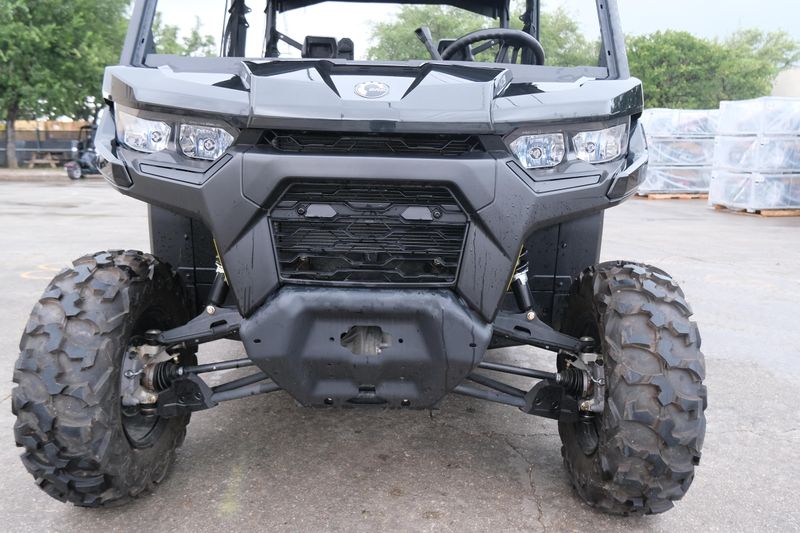NEW 2026 CAN-AM DEFENDER MAX DPS HD9  in a STEALTH BLACK exterior color. Family PowerSports (877) 886-1997 familypowersports.com 