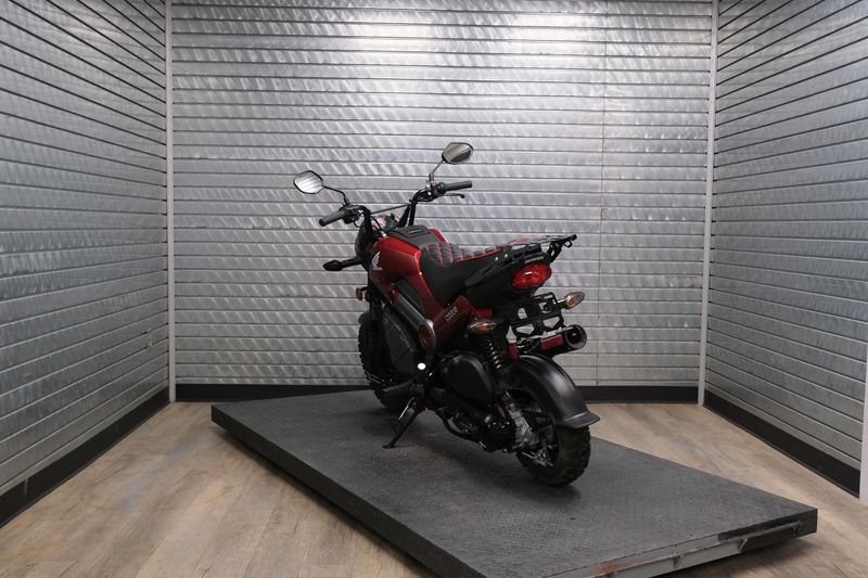 USED 2024 HONDA NAVI Image 5