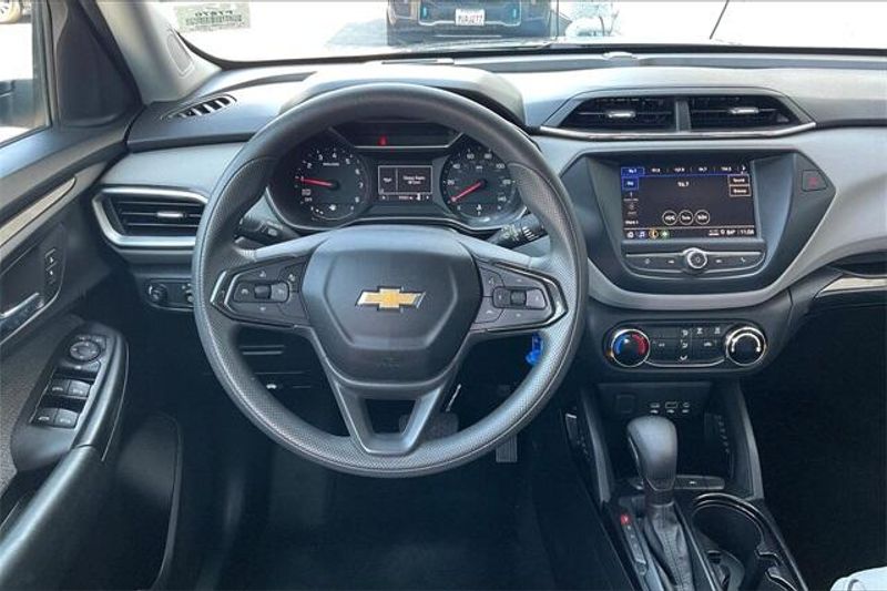Used 2021 Chevrolet Trailblazer LSImage 4