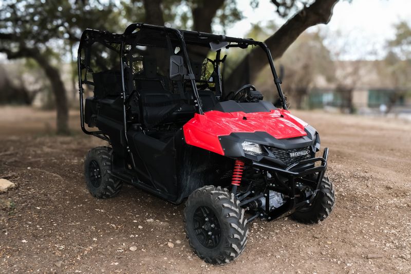 2024 Honda PIONEER 7004 DELUXE REDImage 12