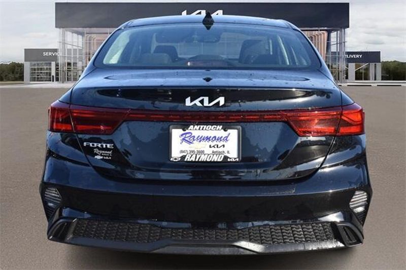 2024 Kia Forte LXSImage 4