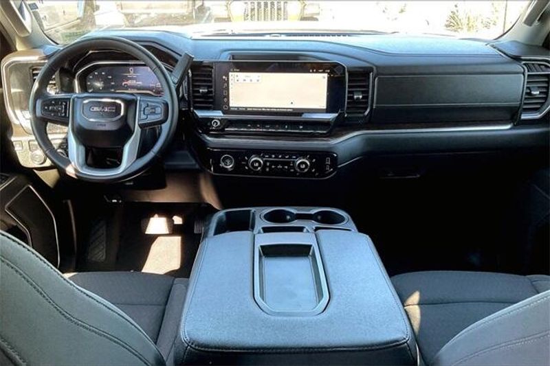 Used 2024 GMC Sierra 1500 ElevationImage 15