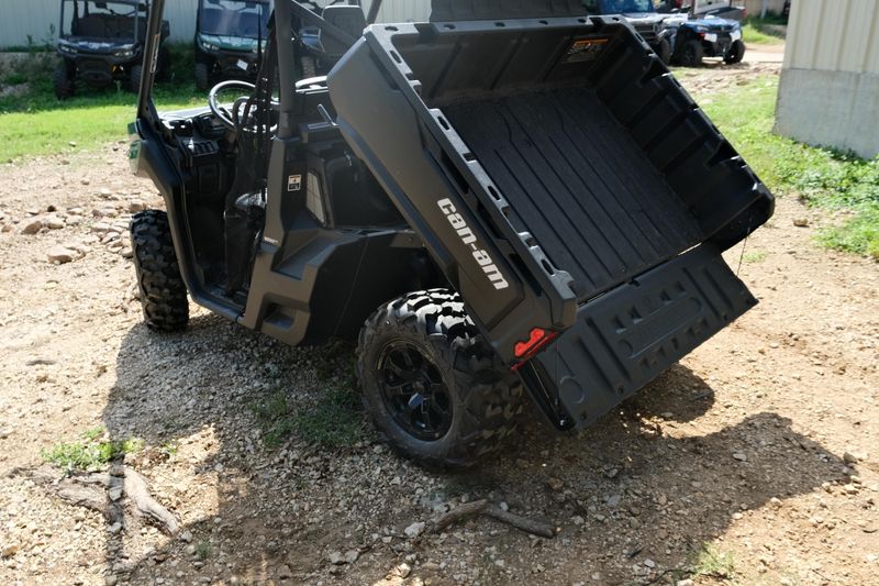 2025 Can-Am DEFENDER DPS HD7 COMPASS GREEN Image 25