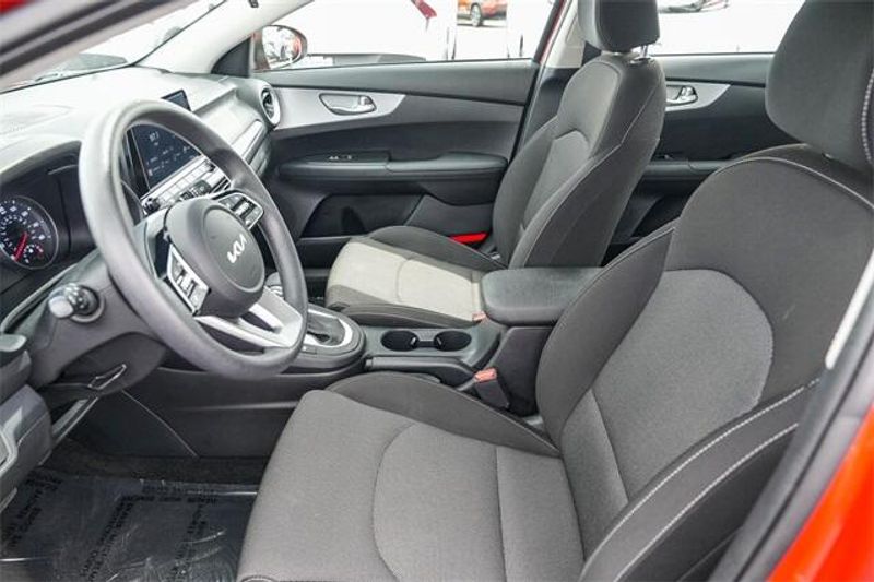 2024 Kia Forte LXSImage 18