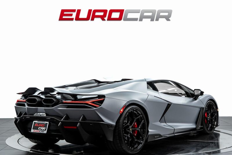 Used 2024 Lamborghini Revuelto *HUGE CARBON OPTIONS * FACTORY MATTE PAINT*Image 5