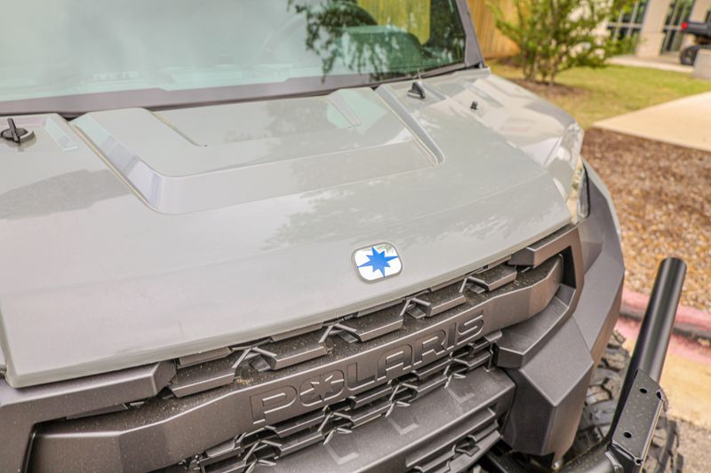 NEW 2027 POLARIS RANGER CREW XP 1000 CAB Image 2