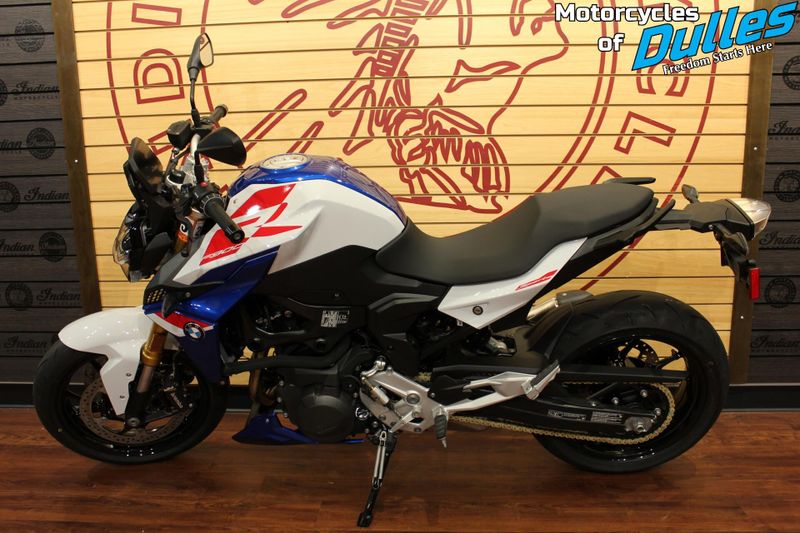 2024 BMW F 900 R Image 6